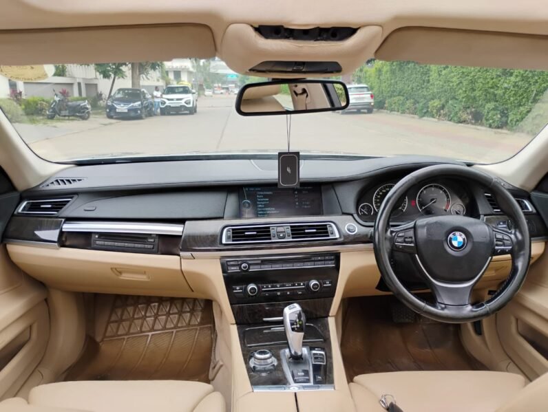 
								BMW 730 LD AUTOMATIC 2013 MODEL DIESEL full									