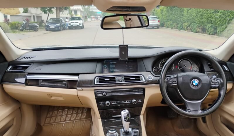 
								BMW 730 LD AUTOMATIC 2013 MODEL DIESEL full									