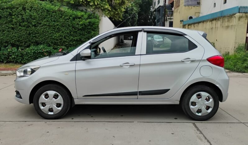 
								TIAGO XT 2018-19 MODEL PETROL full									