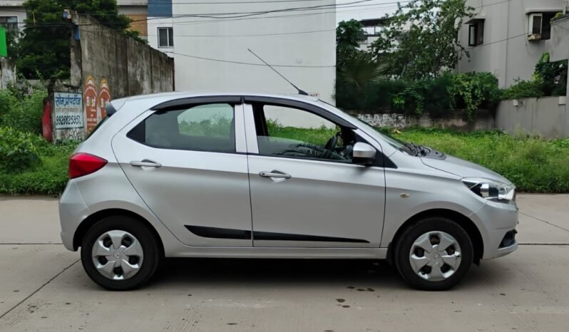 
								TIAGO XT 2018-19 MODEL PETROL full									