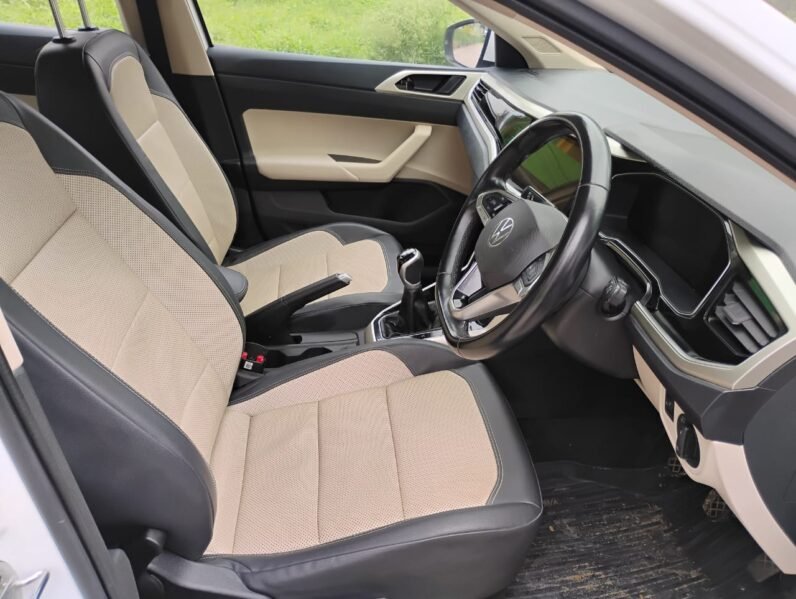 
								VIRTUS TOPLINE1.0 MT 2022 MODEL PETROL full									