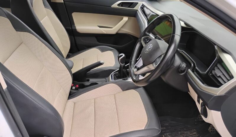 
								VIRTUS TOPLINE1.0 MT 2022 MODEL PETROL full									
