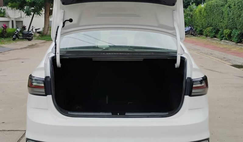 
								VIRTUS TOPLINE1.0 MT 2022 MODEL PETROL full									