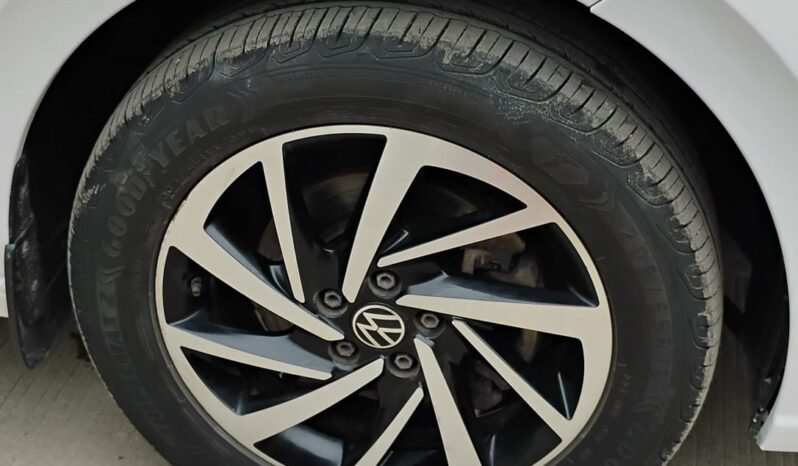 
								VIRTUS TOPLINE1.0 MT 2022 MODEL PETROL full									