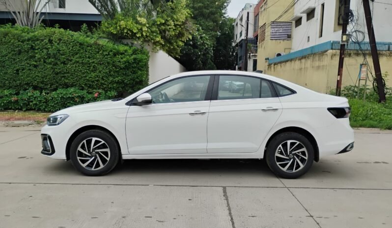 
								VIRTUS TOPLINE1.0 MT 2022 MODEL PETROL full									