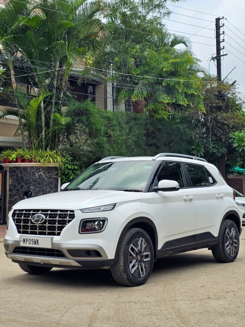 
								VENUE SX SUNROOF 2022 MODEL DIESEL full									