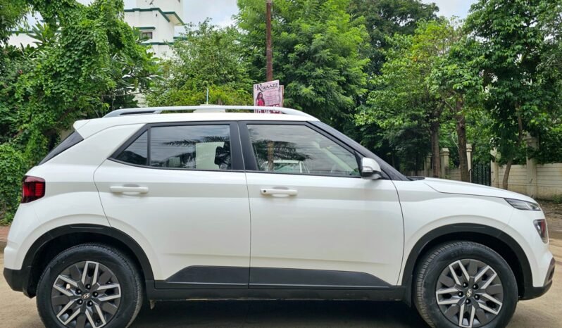 
								VENUE SX SUNROOF 2022 MODEL DIESEL full									