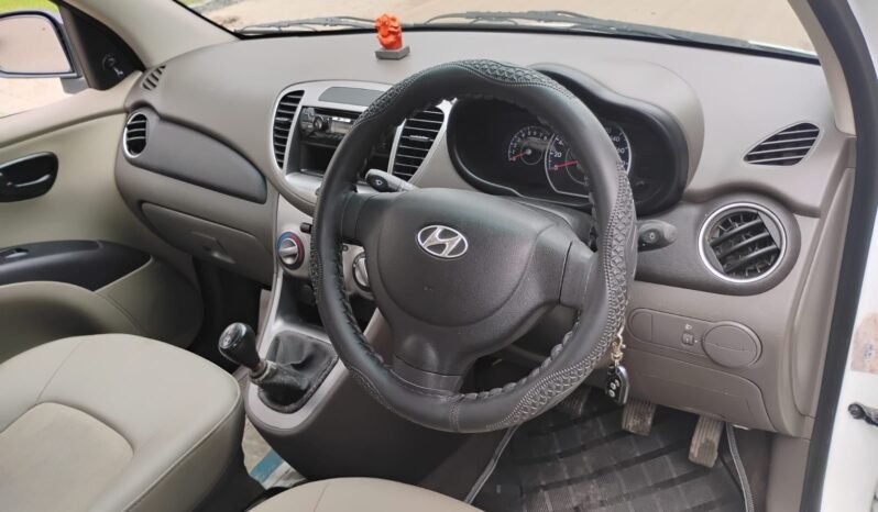 
								I10 ERA 2012 MODEL PETROL full									