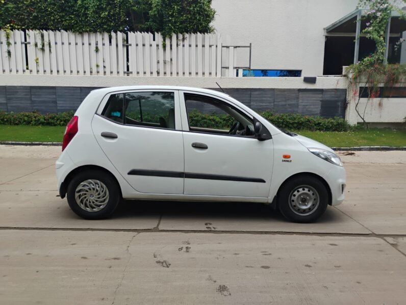 
								I10 ERA 2012 MODEL PETROL full									