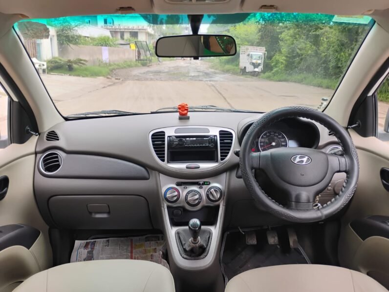 
								I10 ERA 2012 MODEL PETROL full									