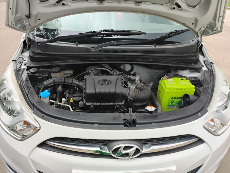 
								I10 ERA 2012 MODEL PETROL full									