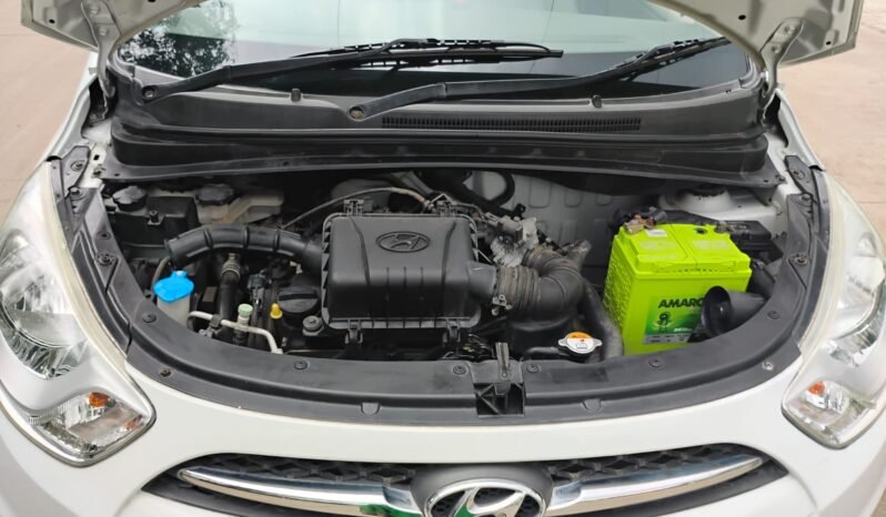
								I10 ERA 2012 MODEL PETROL full									