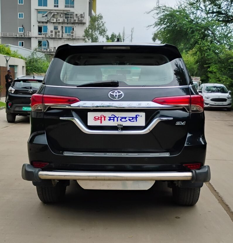 
								FORTUNER 4*4 AT 2017 MODEL DIESEL full									