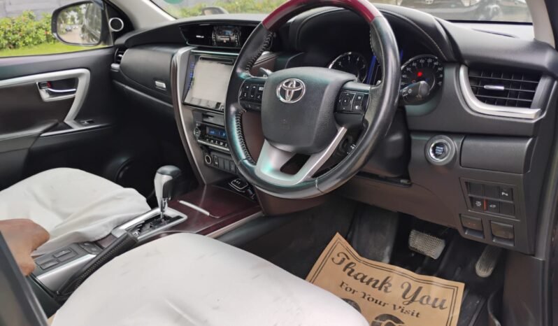 
								FORTUNER 4*4 AT 2017 MODEL DIESEL full									