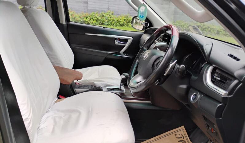
								FORTUNER 4*4 AT 2017 MODEL DIESEL full									