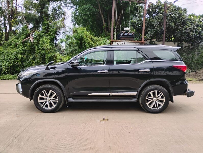 
								FORTUNER 4*4 AT 2017 MODEL DIESEL full									