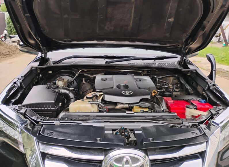 
								FORTUNER 4*4 AT 2017 MODEL DIESEL full									