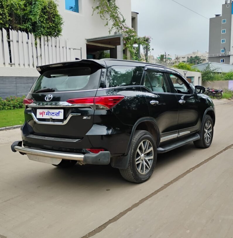 
								FORTUNER 4*4 AT 2017 MODEL DIESEL full									