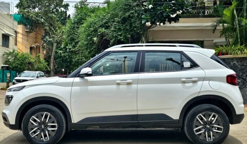 
								VENUE SX SUNROOF 2022 MODEL DIESEL full									