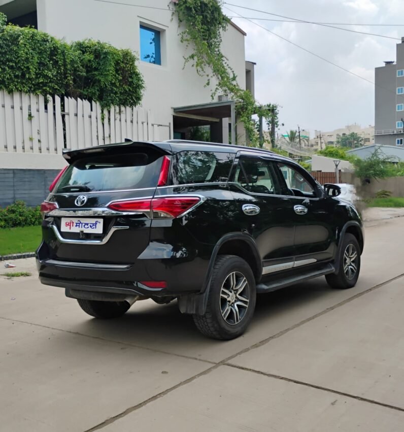 
								FORTUNER 4*2 AT 2018 MODEL DIESEL full									