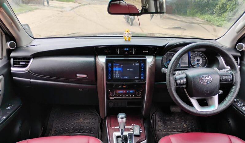 
								FORTUNER 4*2 AT 2018 MODEL DIESEL full									