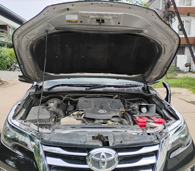 
								FORTUNER 4*2 AT 2018 MODEL DIESEL full									