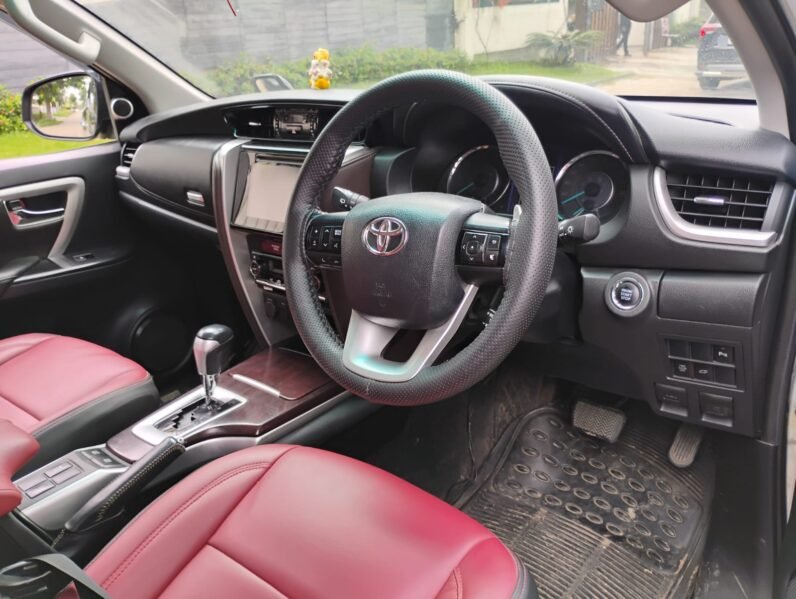 
								FORTUNER 4*2 AT 2018 MODEL DIESEL full									