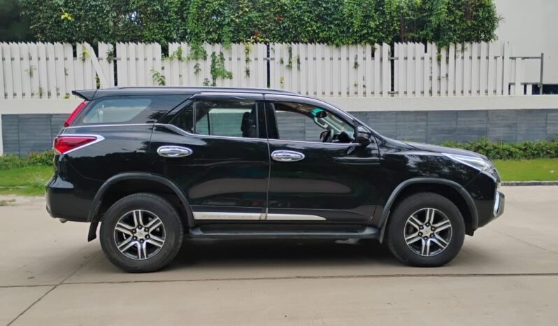 
								FORTUNER 4*2 AT 2018 MODEL DIESEL full									
