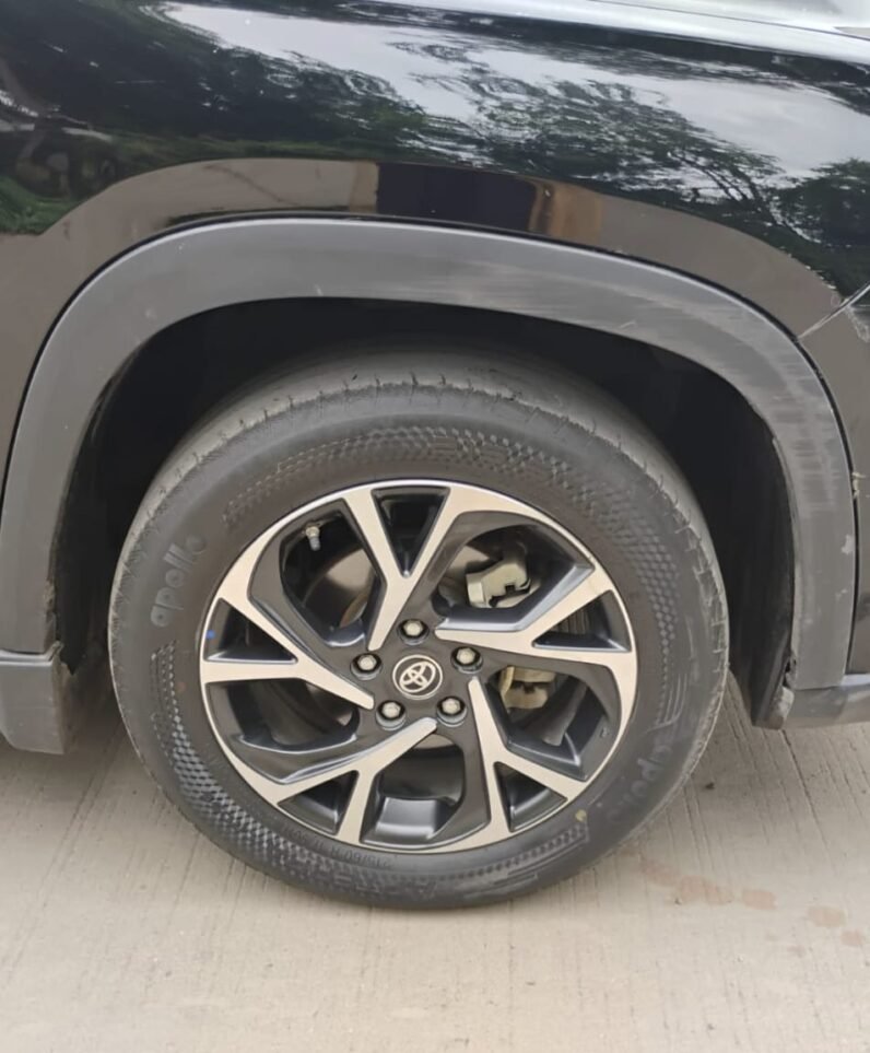 
								TOYOTA HYRYDER V HYBRID AT 2023 MODEL PETROL full									