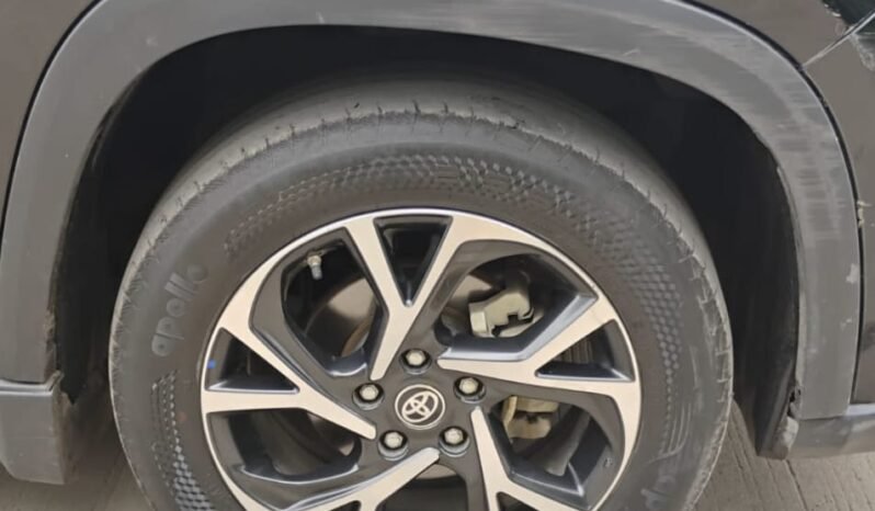 
								TOYOTA HYRYDER V HYBRID AT 2023 MODEL PETROL full									