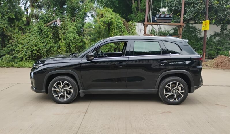 
								TOYOTA HYRYDER V HYBRID AT 2023 MODEL PETROL full									