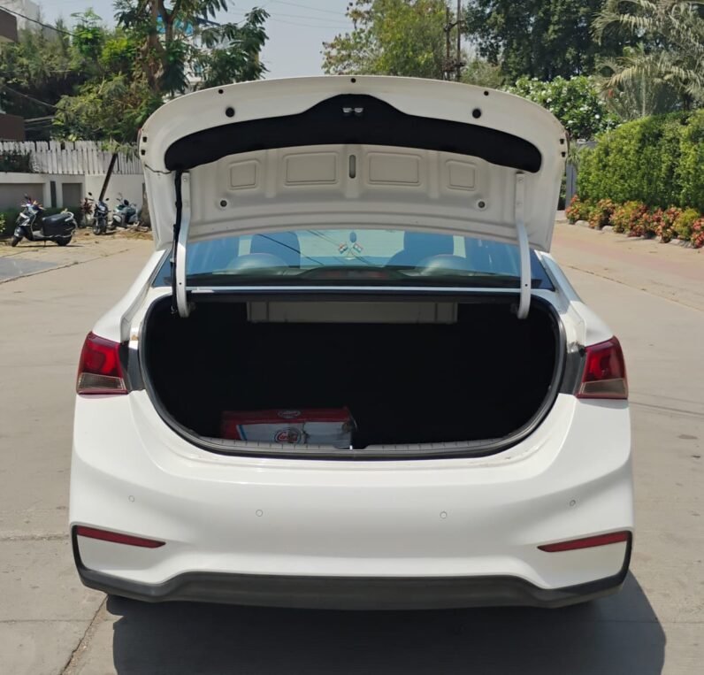 
								VERNA SX 1.6 2019 MODEL PETROL full									