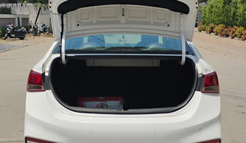 
								VERNA SX 1.6 2019 MODEL PETROL full									