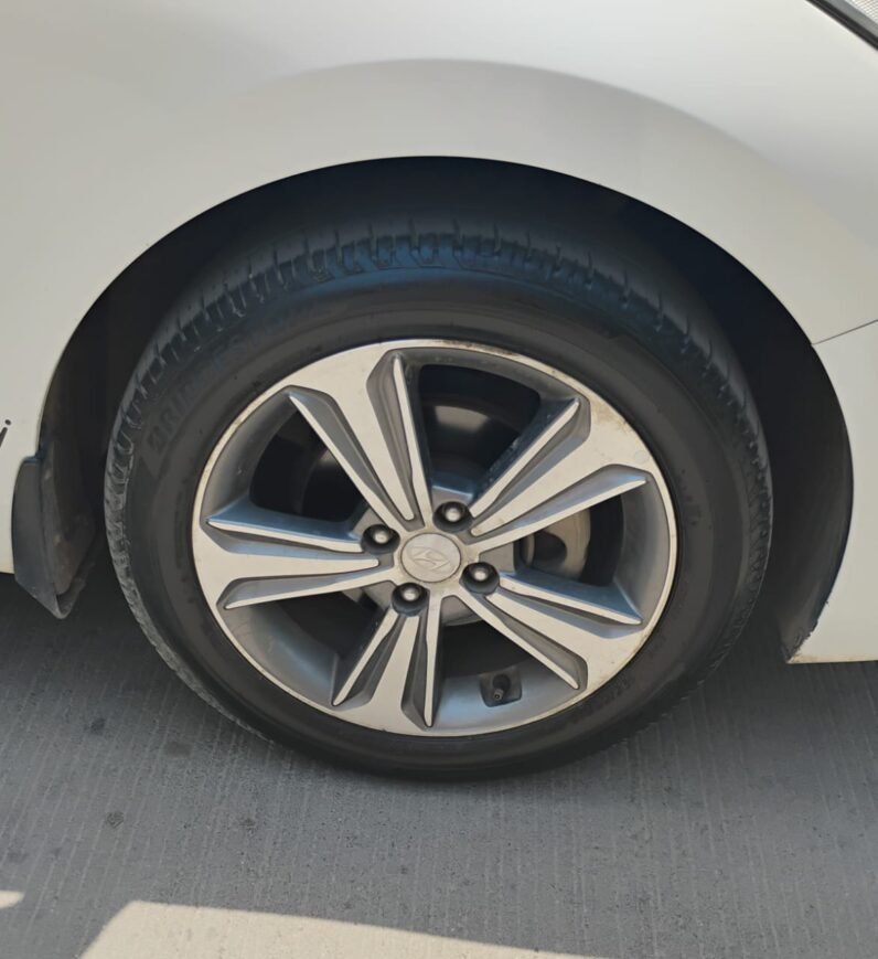 
								VERNA SX 1.6 2019 MODEL PETROL full									