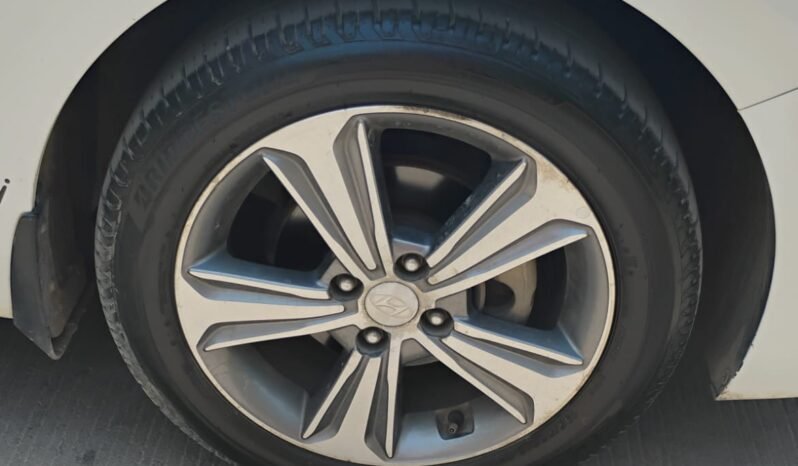 
								VERNA SX 1.6 2019 MODEL PETROL full									