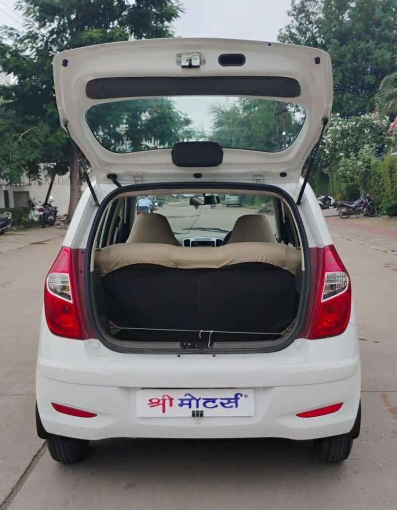 
								I10 MAGNA 2014 MODEL PETROL full									