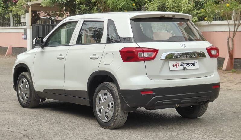 
								BREEZA LXI 2020 MODEL PETROL full									