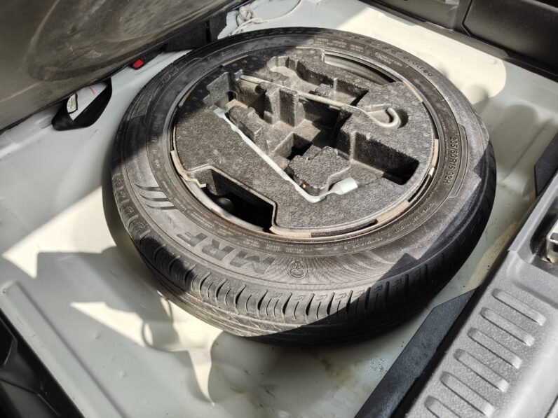 
								BREEZA LXI 2020 MODEL PETROL full									