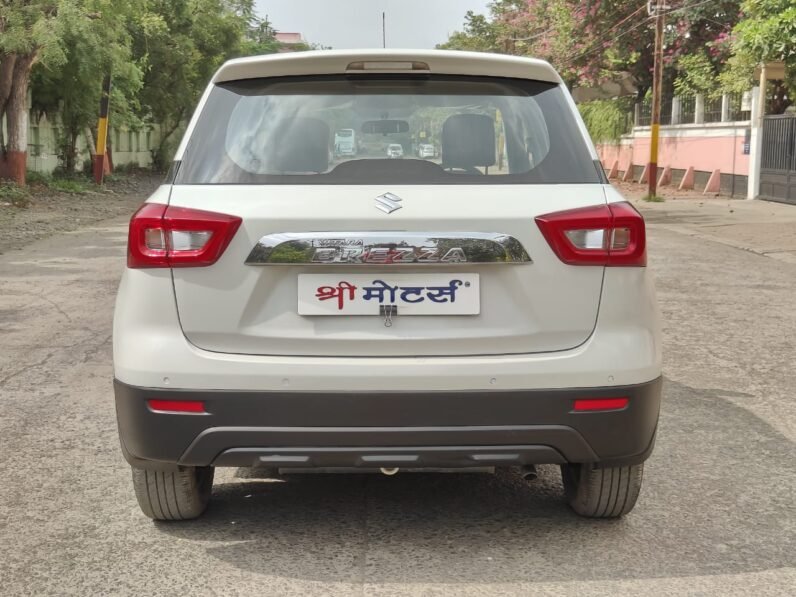 
								BREEZA LXI 2020 MODEL PETROL full									