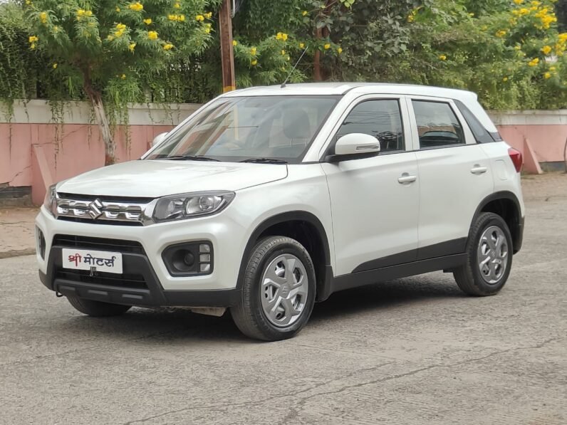 
								BREEZA LXI 2020 MODEL PETROL full									