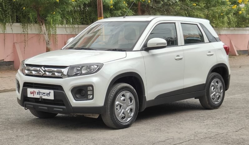 
								BREEZA LXI 2020 MODEL PETROL full									