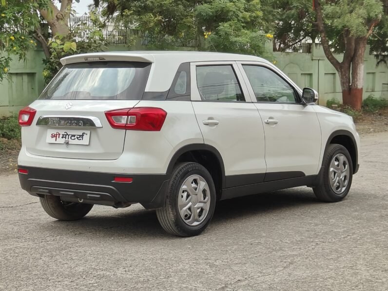 
								BREEZA LXI 2020 MODEL PETROL full									