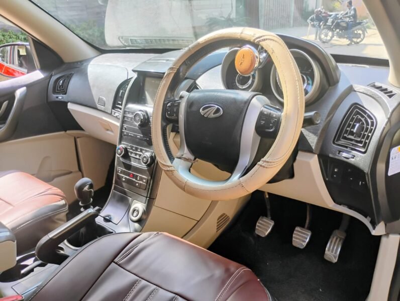 
								XUV500 W10 2015-16 MODEL DIESEL full									