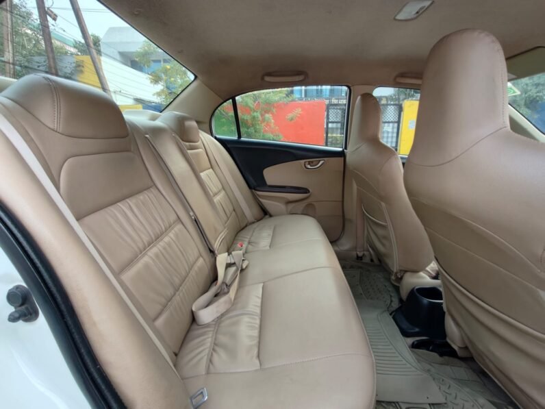 
								AMAZE VX 2013 MODEL DIESEL full									