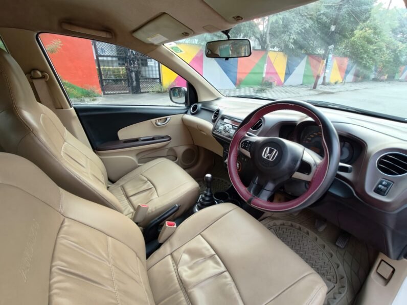 
								AMAZE VX 2013 MODEL DIESEL full									