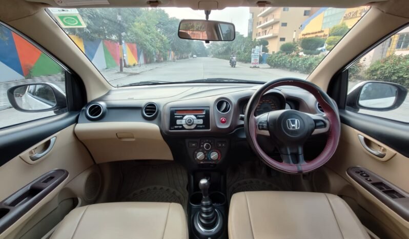 
								AMAZE VX 2013 MODEL DIESEL full									