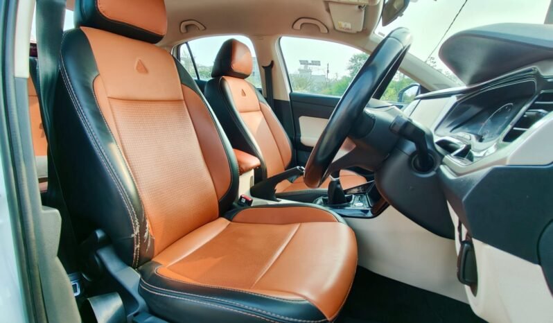 
								VIRTUS HIGHLINE 1.0 2022 MODEL PETROL full									