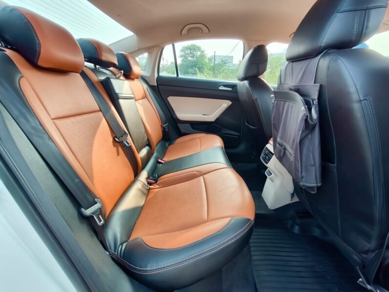 
								VIRTUS HIGHLINE 1.0 2022 MODEL PETROL full									