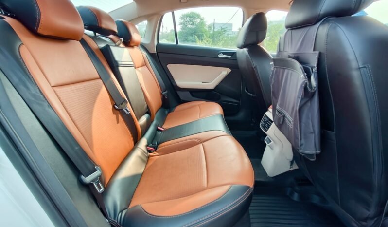 
								VIRTUS HIGHLINE 1.0 2022 MODEL PETROL full									