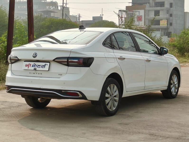 
								VIRTUS HIGHLINE 1.0 2022 MODEL PETROL full									